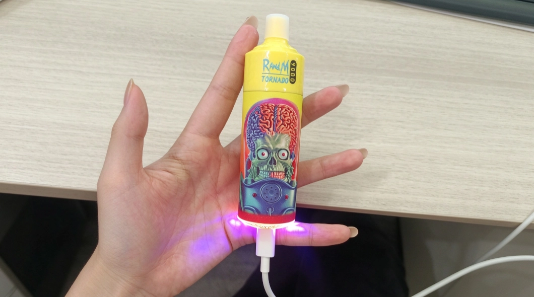 Fumot RandM Tornado 9000 USB-C